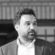 علیرضا مروج،
                                                            دانش‌آموخته ارشد MBA و دکتری مدیریت بازرگانی
                                